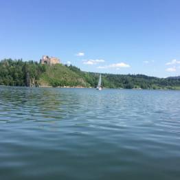 CZORSZTYNIANKA gondoliristeilyt Czersztyn-järvellä majoitus JĘDRUŚ Puola Pieniny