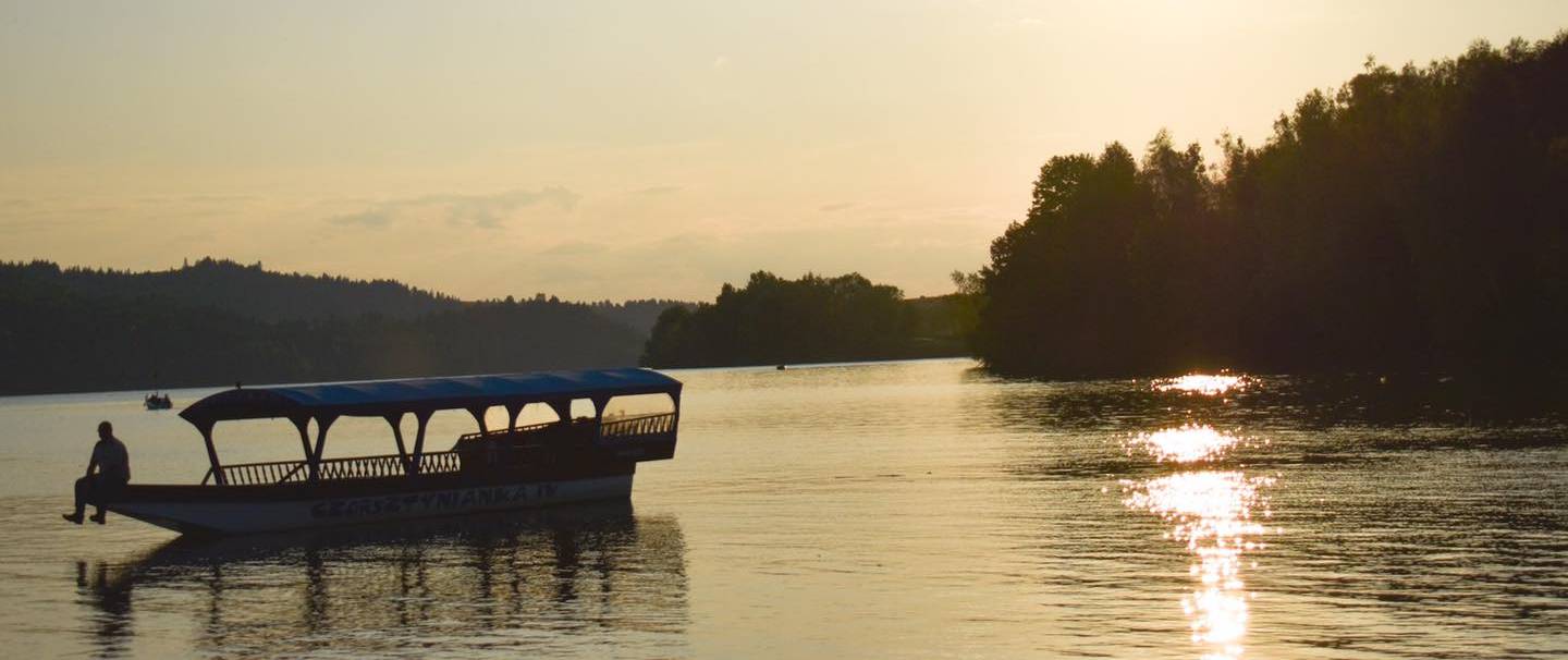 CZORSZTYNIANKA gondoliristeilyt Czersztyn-järvellä majoitus JĘDRUŚ Puola Pieniny